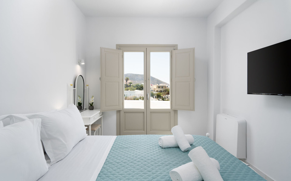 NEW Lux Yiota Collection Suite 4 & Prive Jacuzzi