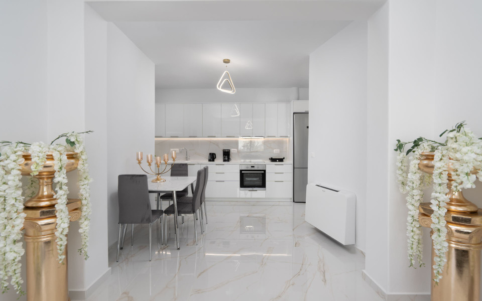 NEW Lux Yiota Collection Suite 4 & Prive Jacuzzi