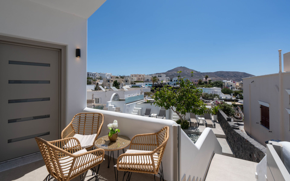 NEW Lux Yiota Collection Suite 4 & Prive Jacuzzi