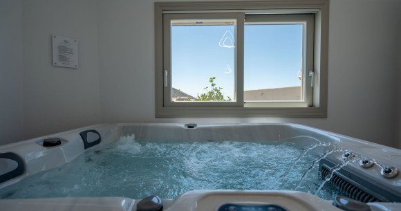 NEW Lux Yiota Collection Suite 4 & Prive Jacuzzi