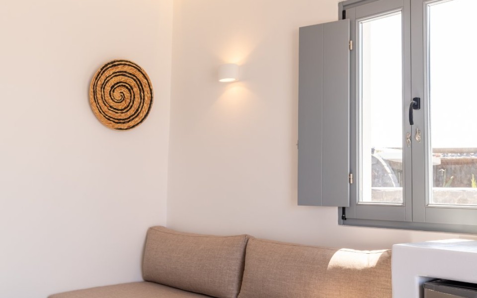 Suite 1: Bonsai Luxury suite with pool view and pool access (1-3 pax)