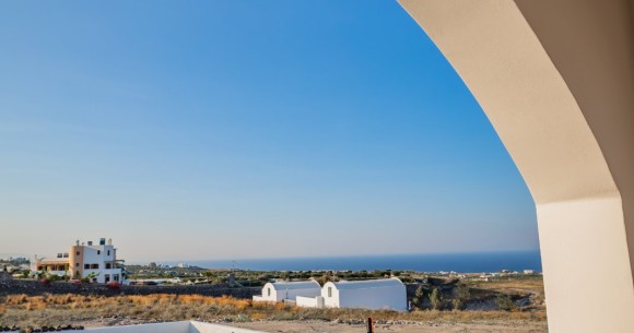 Suite 3: Bonsai Junior Suite with sea & pool view and pool access (1-2 pax)