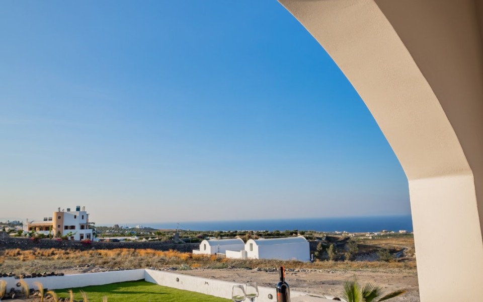 Suite 3: Bonsai Junior Suite with sea & pool view and pool access (1-2 pax)