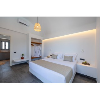 Suite 4: Bonsai Panoramic Apartment with private Jacuzzi and pool access  (1-4 pax)