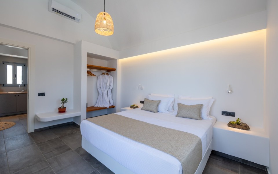 Bonsai 4 Luxury Suites – Pool & Jacuzzi (1-11 pax)