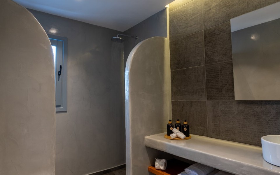 Bonsai 4 Luxury Suites – Pool & Jacuzzi (1-11 pax)