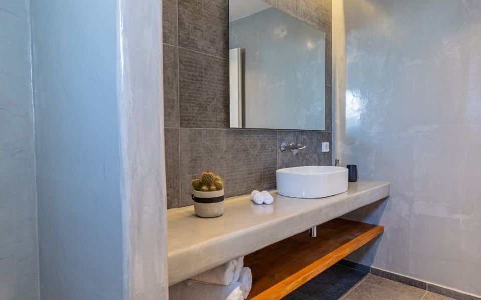 Bonsai 4 Luxury Suites – Pool & Jacuzzi (1-11 pax)