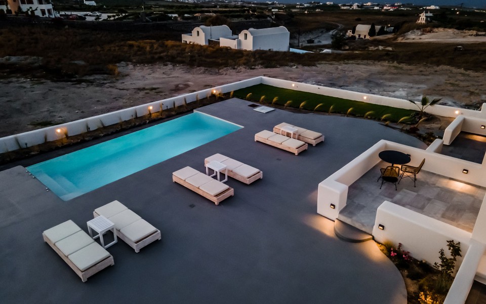 Bonsai 4 Luxury Suites – Pool & Jacuzzi (1-11 pax)