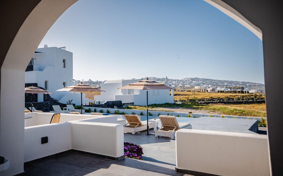 Bonsai 4 Luxury Suites – Pool & Jacuzzi (1-11 pax)