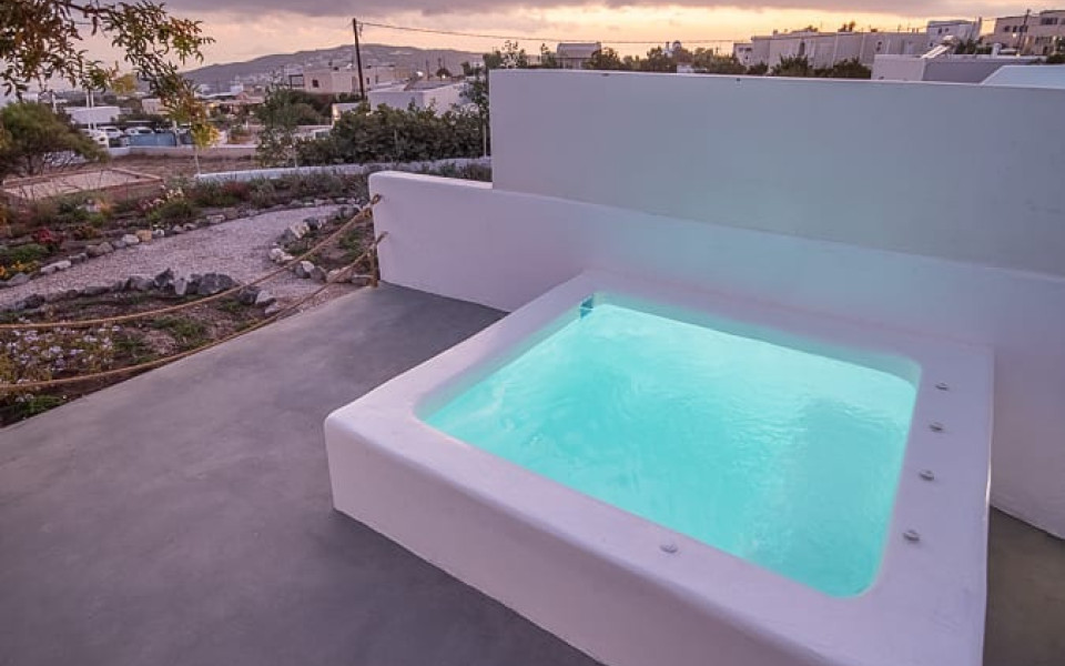 Majestic Sky Deluxe Suite with Private Hot Tub