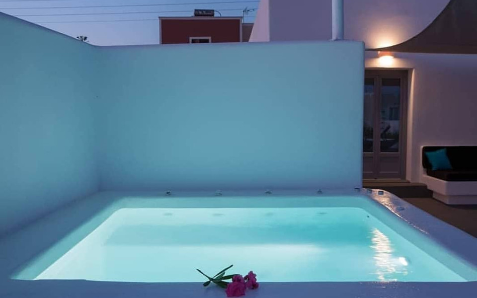 Majestic Sky Deluxe Suite with Private Hot Tub