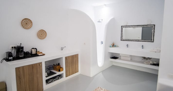 Majestic Sky Grey Suite with Private Grand Hot Tub