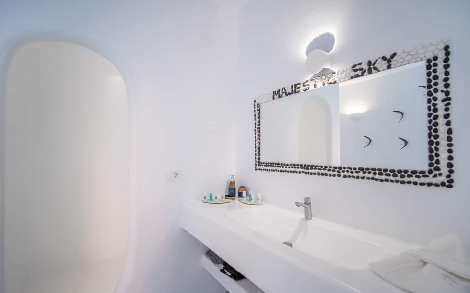 Majestic Sky 3 Suites & 3 Hot Tub