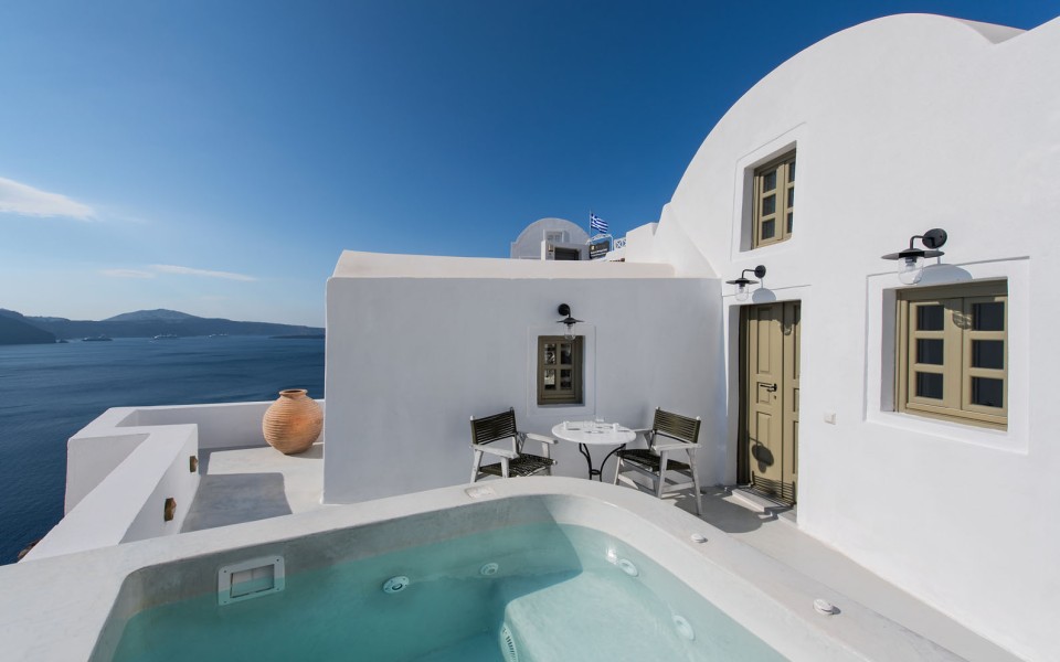 Rhenia’s Cave House & Prive Jaccuzzi & Caldera View