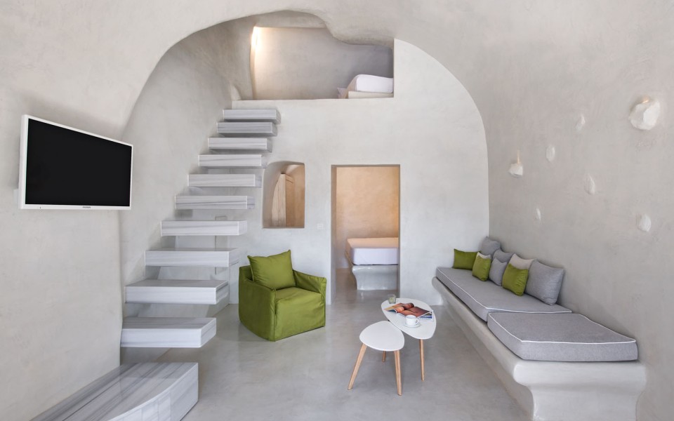 Rhenia’s Cave House & Prive Jaccuzzi & Caldera View