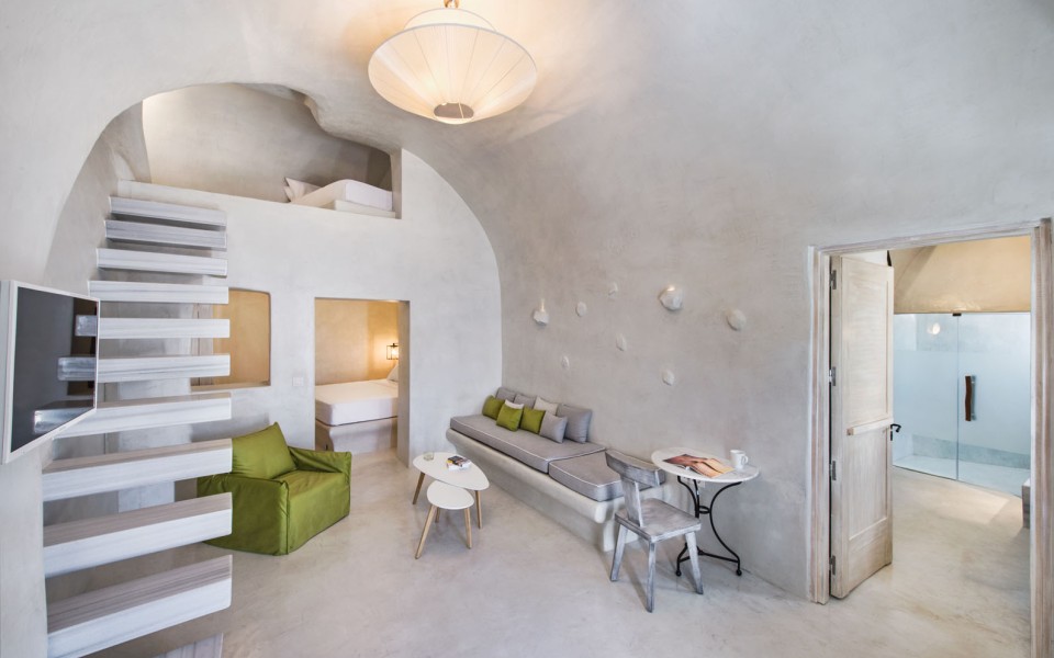 Rhenia’s Cave House & Prive Jaccuzzi & Caldera View