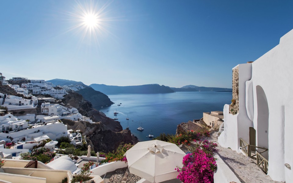 Rhenia’s Cave House & Prive Jaccuzzi & Caldera View