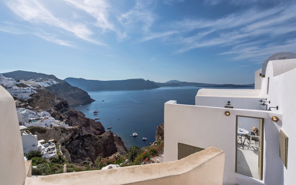 Rhenia’s Cave House & Prive Jaccuzzi & Caldera View