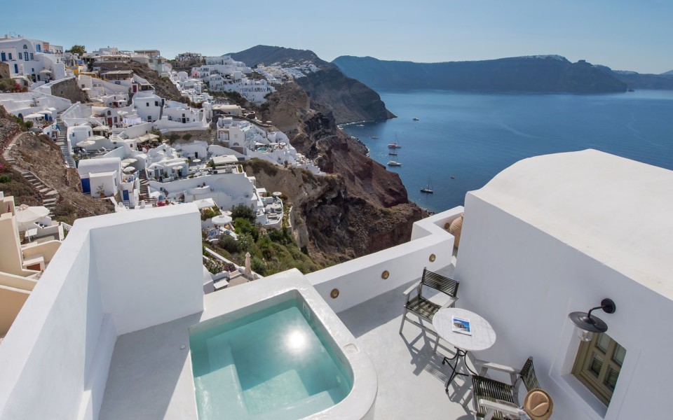 Rhenia’s Cave House & Prive Jaccuzzi & Caldera View