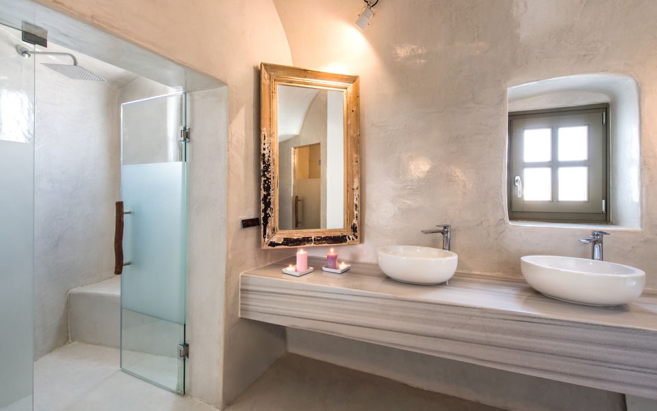 Rhenia’s Cave House & Prive Jaccuzzi & Caldera View